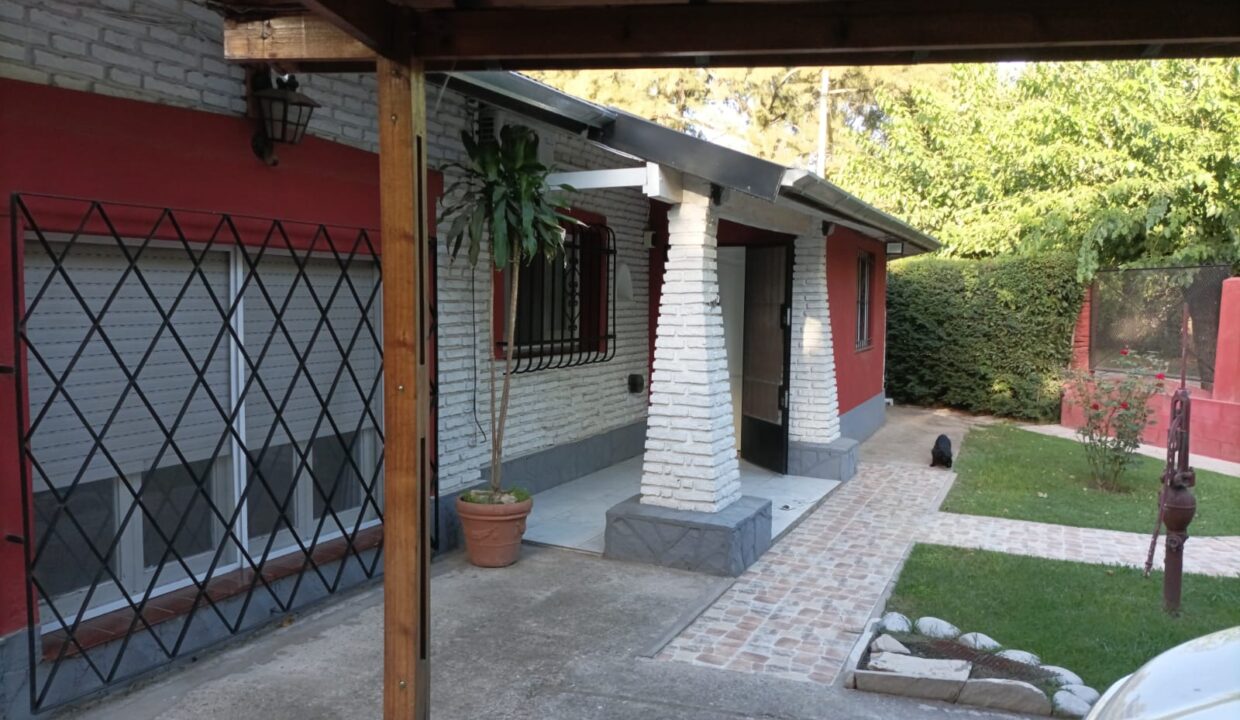 fachada desde cochera