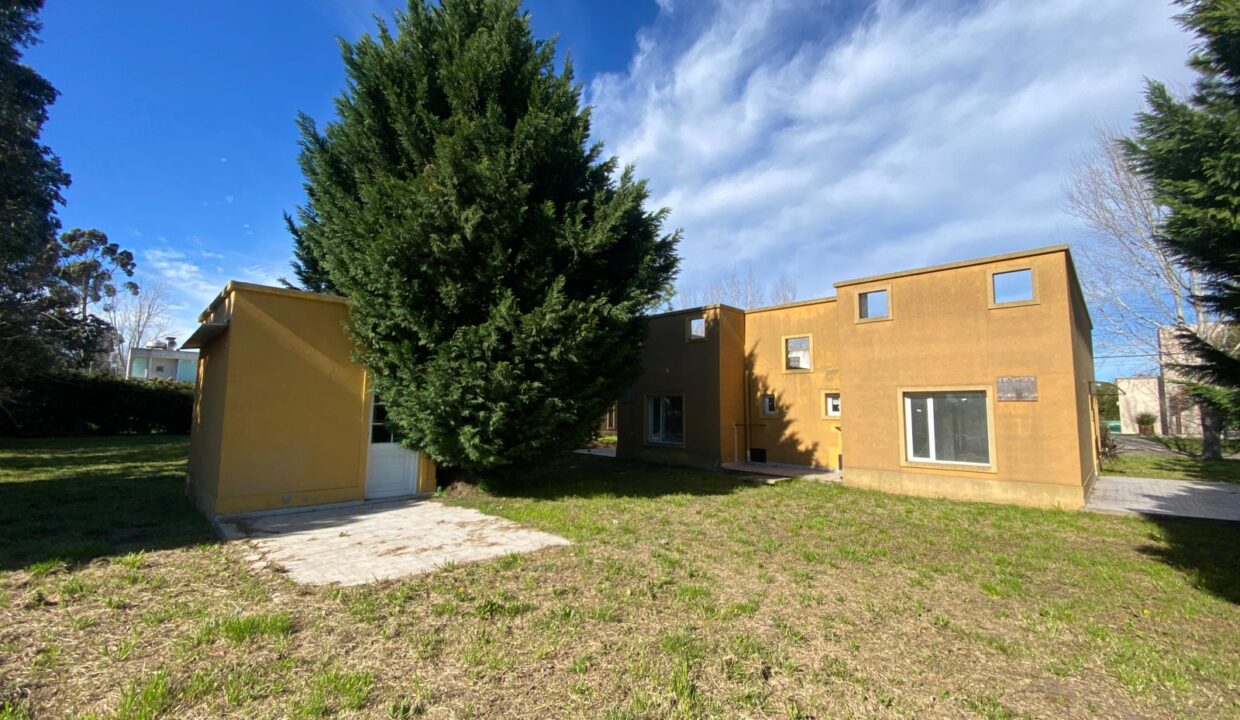 WhatsApp Image 2025-08-24 at 22.38.33 (1)