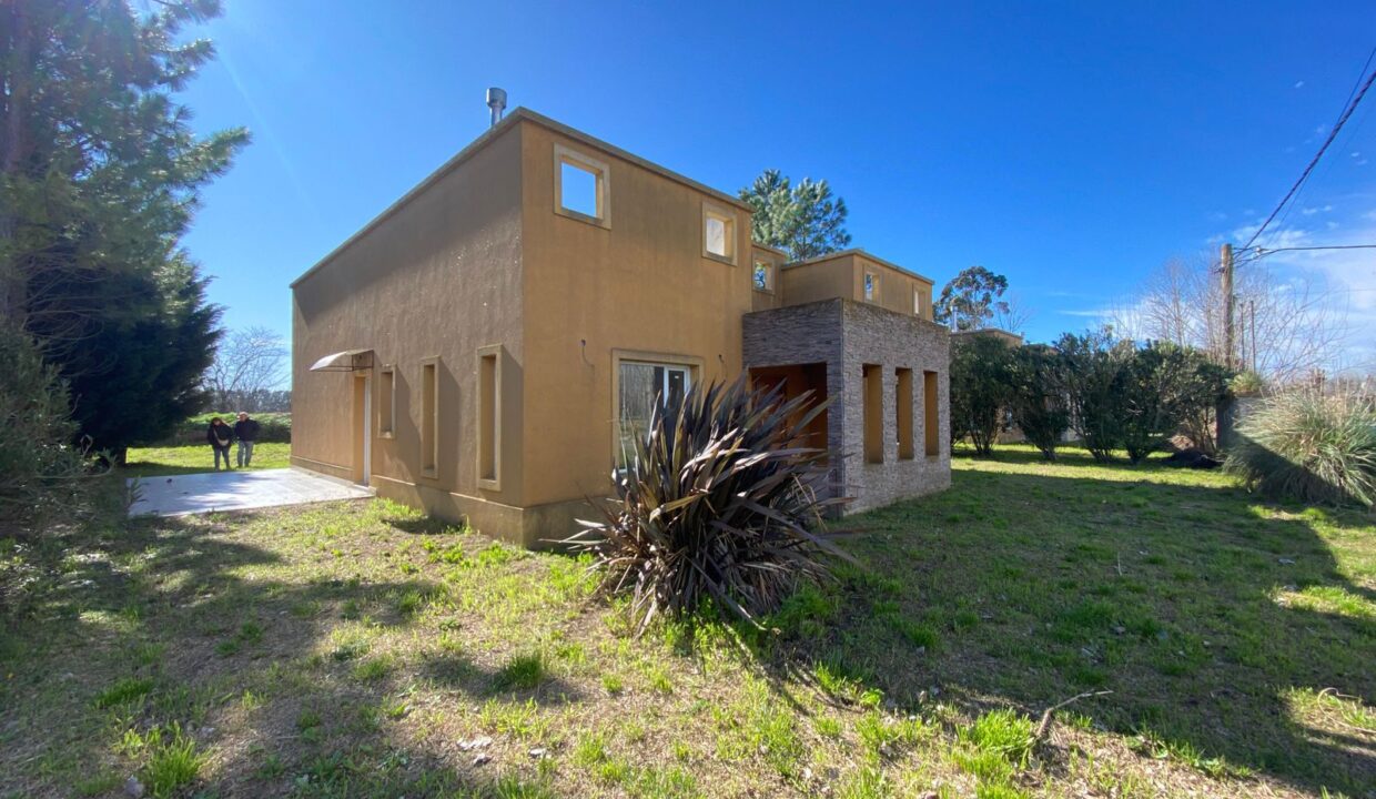 WhatsApp Image 2025-08-24 at 22.38.36 (1)