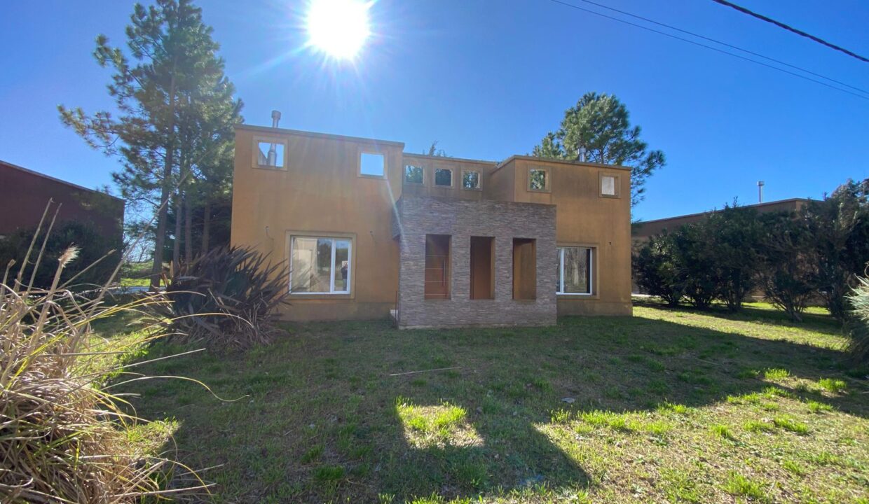 WhatsApp Image 2025-08-24 at 22.38.36